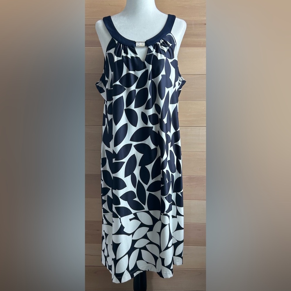 Size XL- Lori Michaels navy/black White Midi Dress with silver accent sleeveless